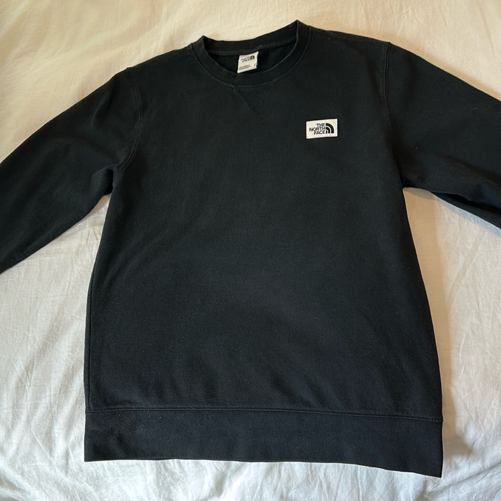 North face sweater ! Size medium.